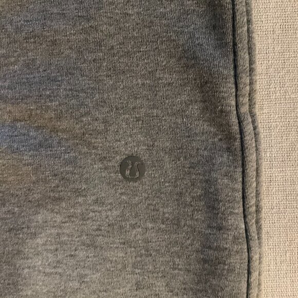 NWOT lululemon Cropped Jogger, Gray, Sz 8 - Picture 9 of 9
